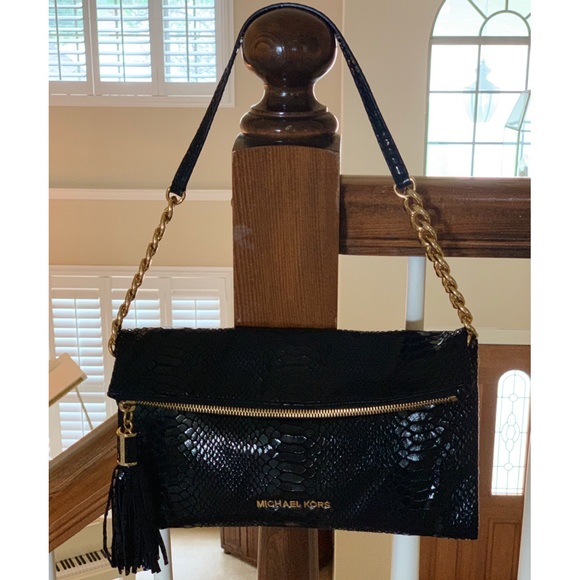 Michael Kors Handbags - *MDAY SALE*MK🖤Black Embossed Flap Shoulder Bag